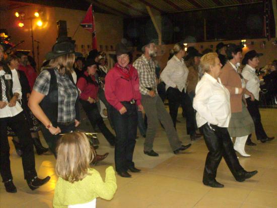 Le Grandvilliers Country Dance